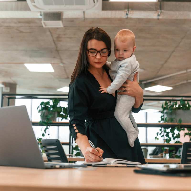 Having a child at the right time: a strategic step in the life of a modern businesswoman