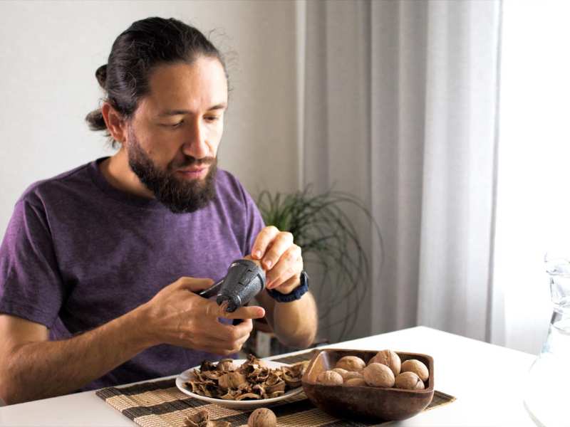 Glifo para El consumo de frutos secos aumenta las posibilidades de paternidad de los hombres - estudio español